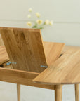 Table de salle à manger ronde à rallonge en bois de chêne MALMO | VESKOR
