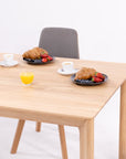 Table de salle à manger fixe en bois massif DITA | KARPIS