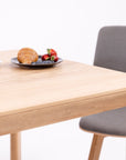 Table de salle à manger à rallonge en bois massif DITA | KARPIS