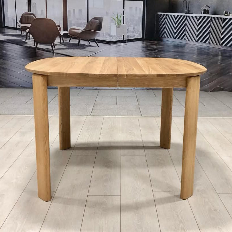 Table de salle à manger ronde à rallonge en chêne massif Victoria | VESKOR