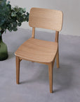 Lot de 2 ou 4 chaises de salle à manger en bois de chêne KODAMA | VESKOR